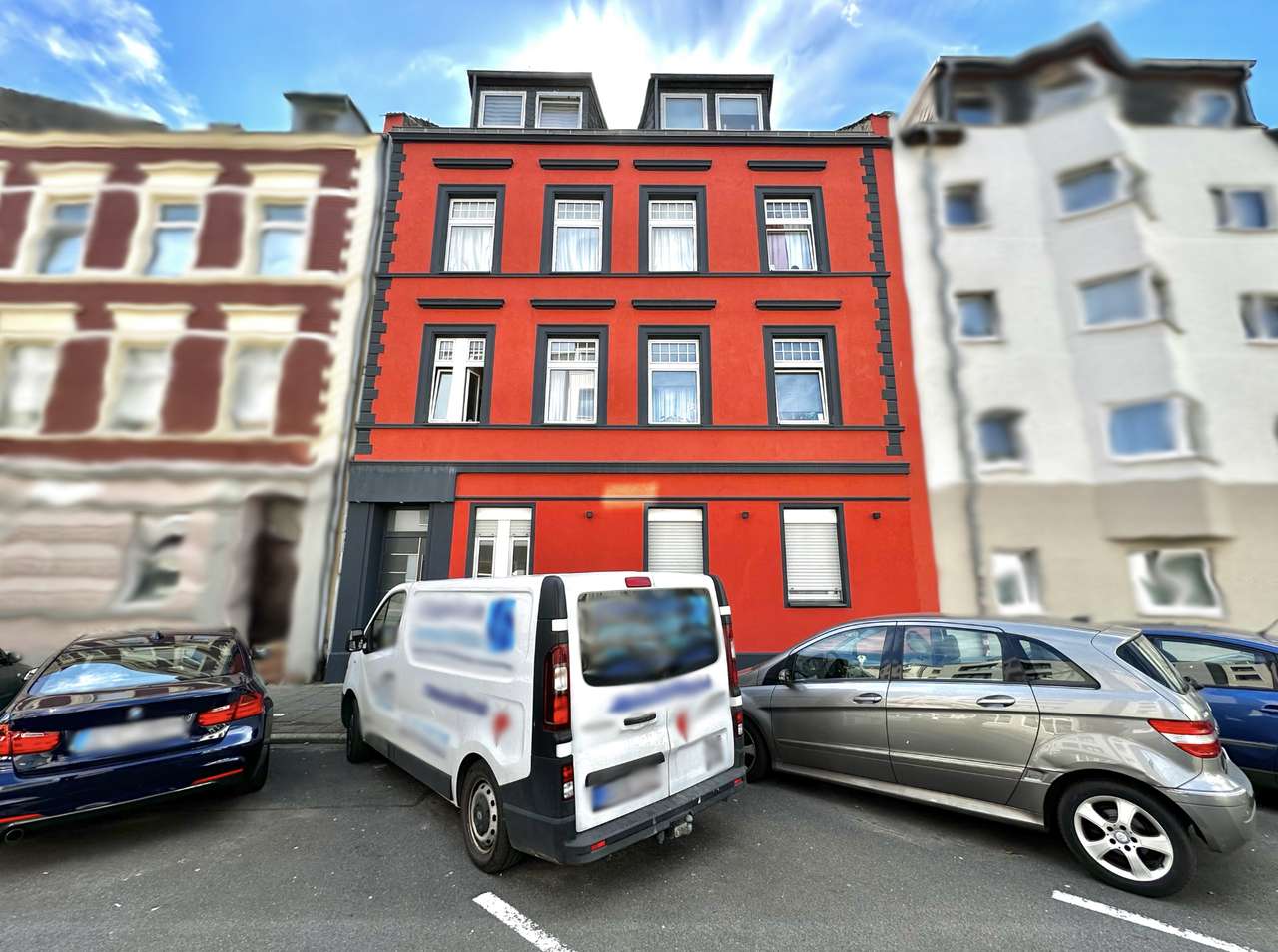 72.888€ Jährliche Rendite Top-Saniertes Mehrfamilienhaus mit 8 Wohneinheiten in Lierenfeld  72.888€ Jährliche Rendite Top-Saniertes Mehrfamilienhaus mit 8 Wohneinheiten in Lierenfeld
