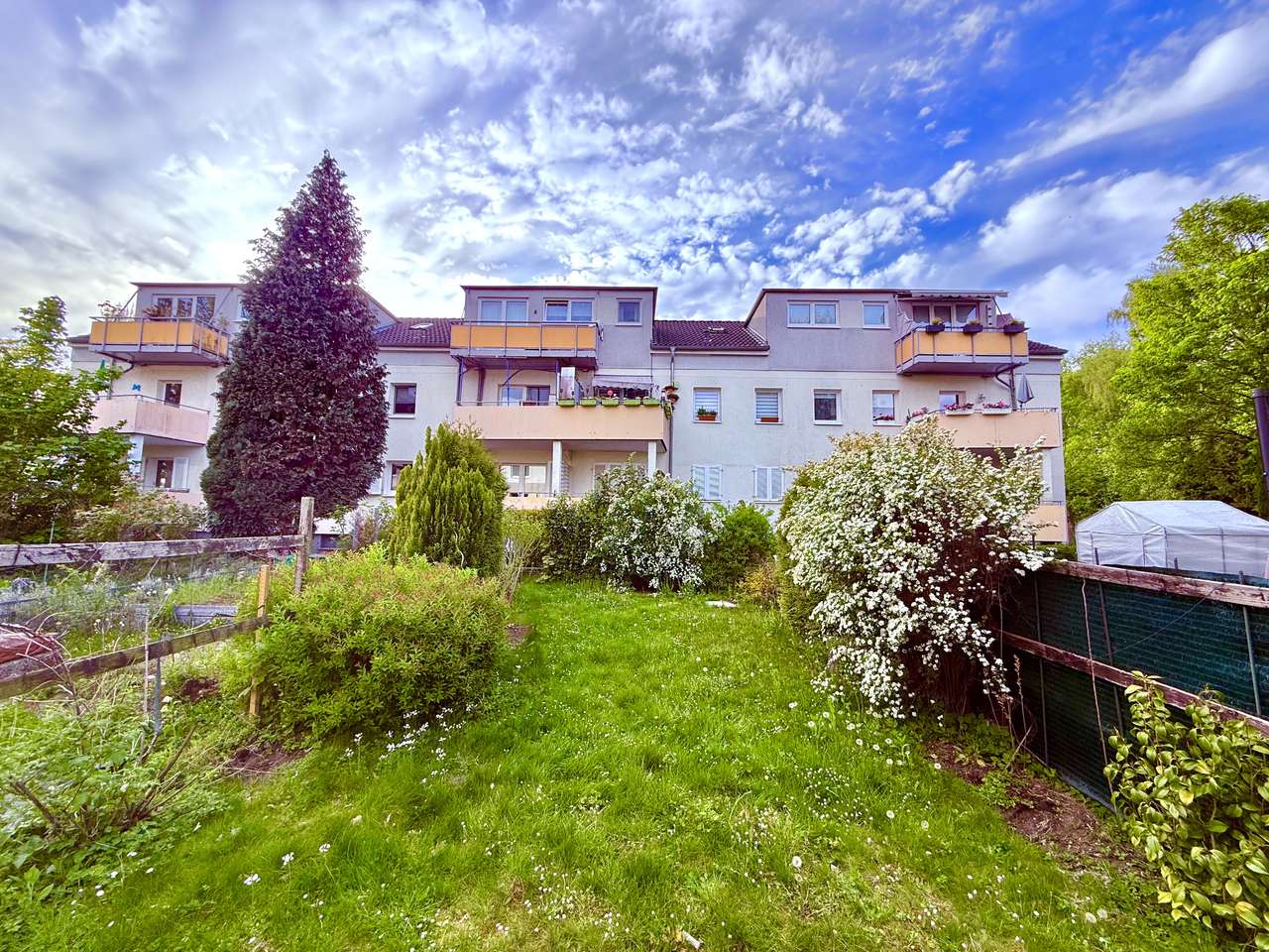 4 Zimmer EG Wohnung mit Balkon, Garten Stellplatz und optional Garage 4 Zimmer EG Wohnung mit Balkon, Garten Stellplatz und optional Garage