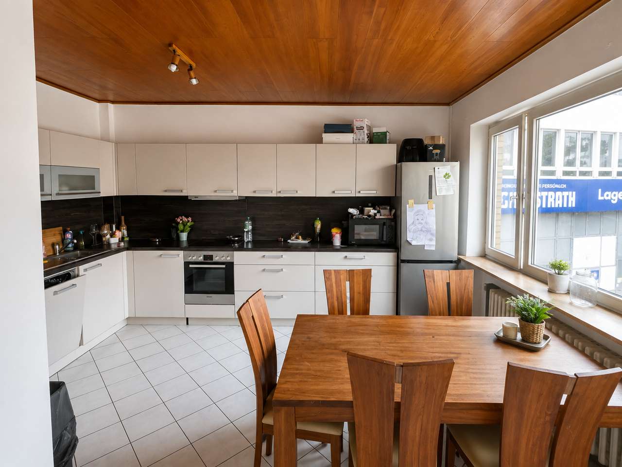 Viel Platz mitten in Düsseldorf – großzügige 2-Zimmer-Wohnung am Wehrhahn Viel Platz mitten in Düsseldorf – großzügige 2-Zimmer-Wohnung am Wehrhahn