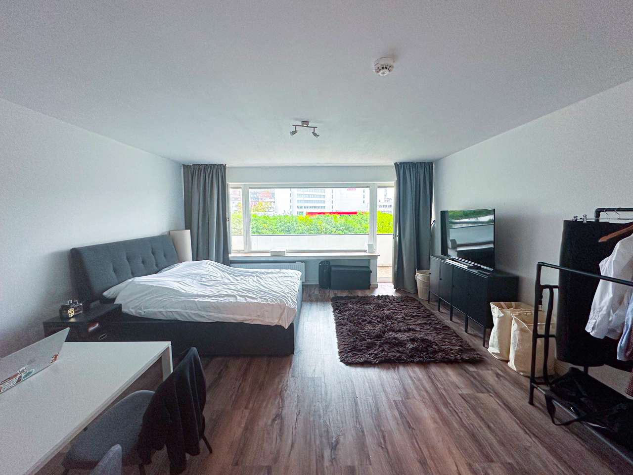 Gemütliche 2-Zimmer-Wohnung mit großem Balkon und Stellplatz Gemütliche 2-Zimmer-Wohnung mit großem Balkon und Stellplatz