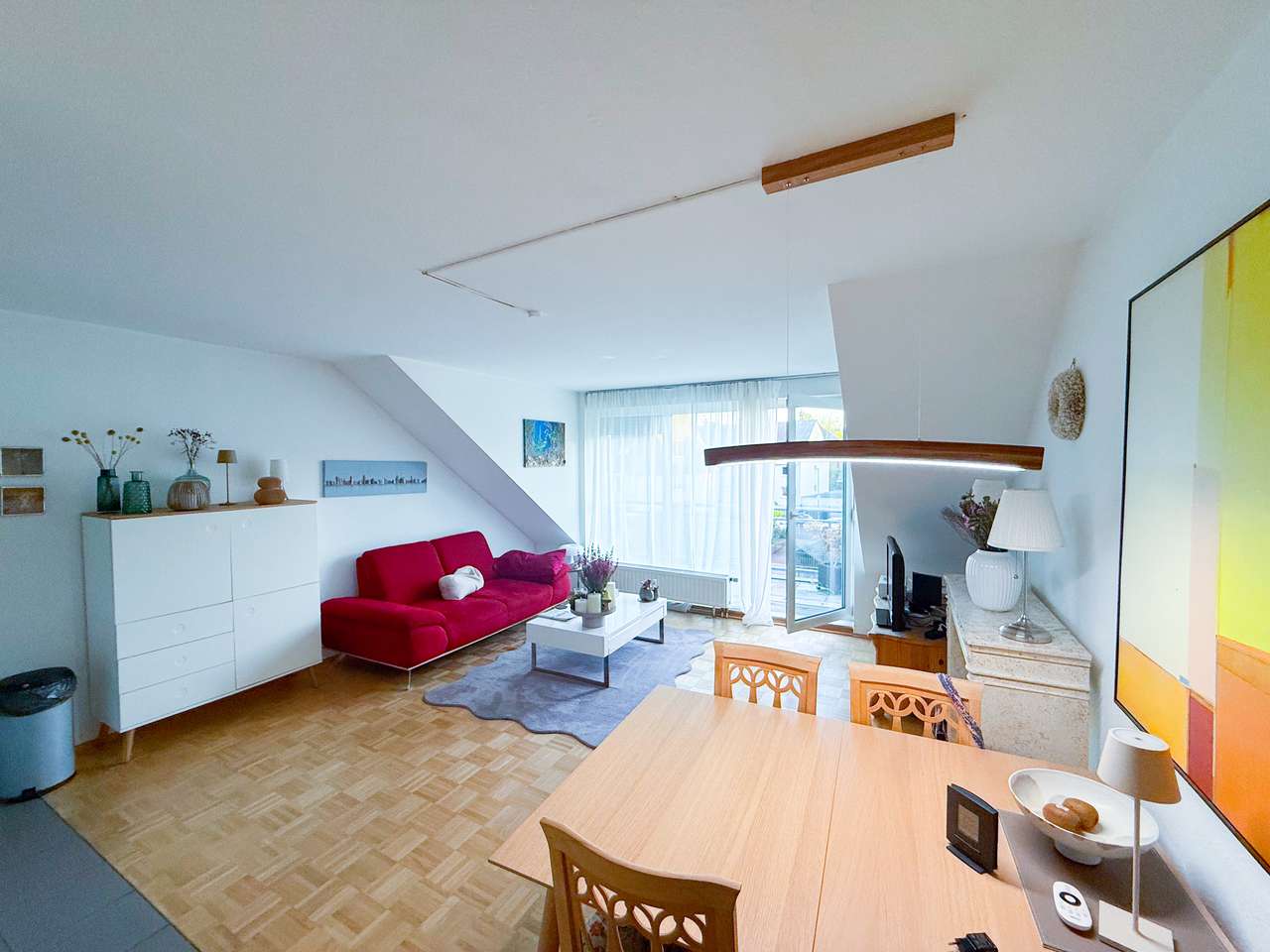 Langfristig vermietete 2-Zimmer-Wohnung mit Balkon und Tiefgaragenstellplatz in Düsseldorf-Urdenbach Langfristig vermietete 2-Zimmer-Wohnung mit Balkon und Tiefgaragenstellplatz in Düsseldorf-Urdenbach