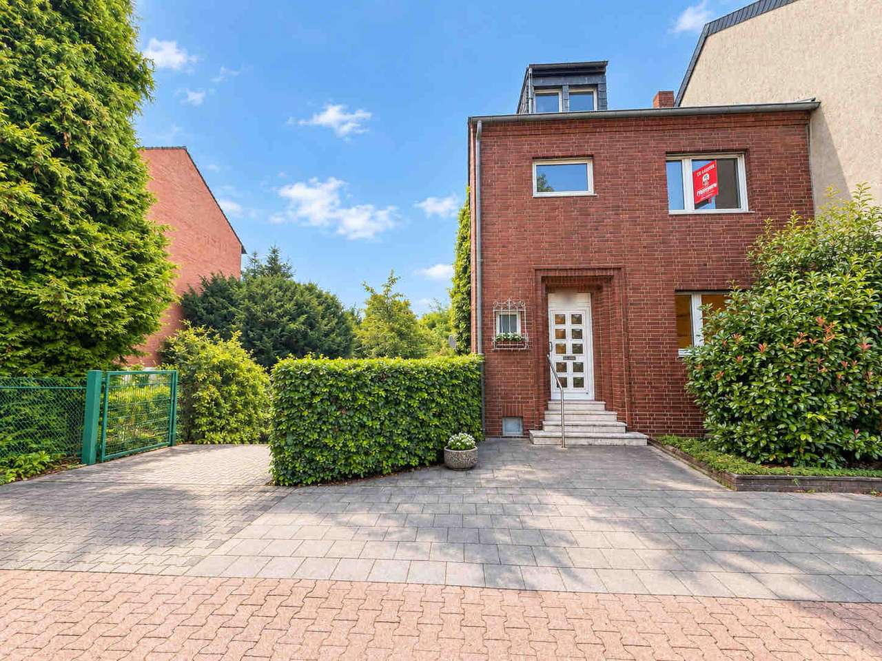 Einfamilienhaus mit Garten und viel Platz für die Familie Einfamilienhaus mit Garten und viel Platz für die Familie